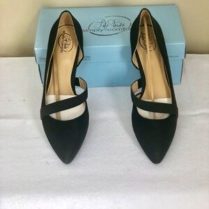 Black 1/2  d’orsay flat size 10